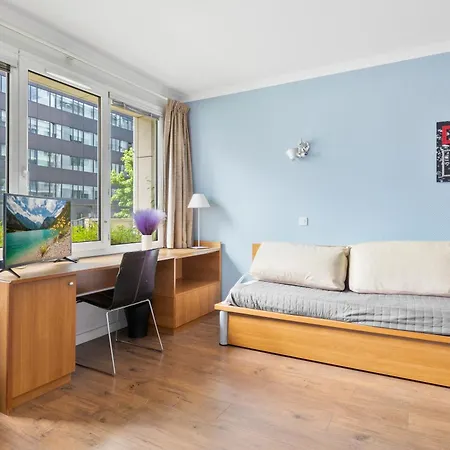 Grand Appartement Avec Balcon - Proche Parc Des Expo - Parking Privee Issy-les-Moulineaux Exterior foto