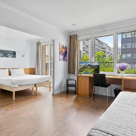 Grand Appartement Avec Balcon - Proche Parc Des Expo - Parking Privee Issy-les-Moulineaux Exterior foto